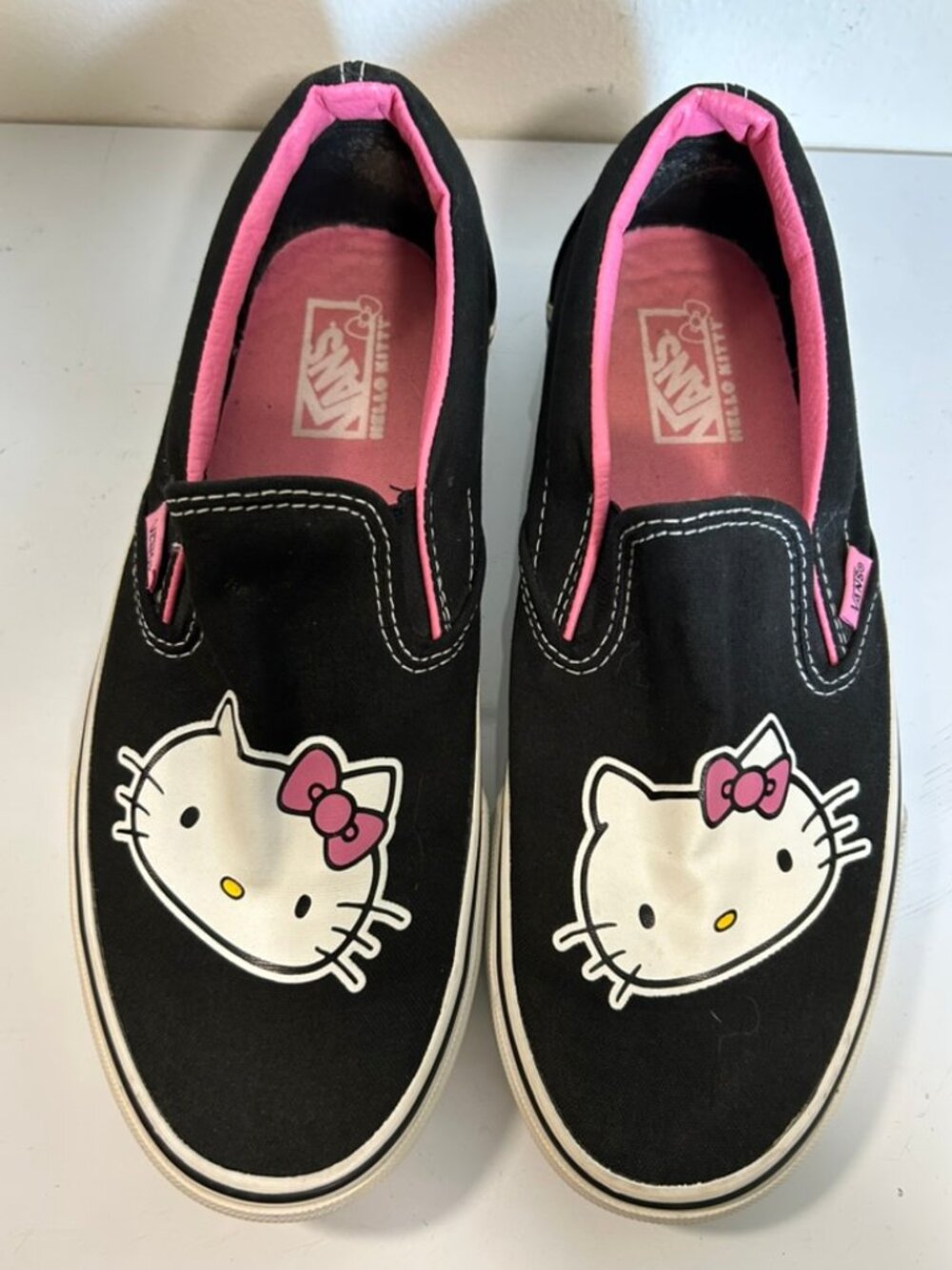 Vans Hello Kitty Black Pink White Slip-On Shoes Canvas Rubber Low Sz 9W/7.5M EUC